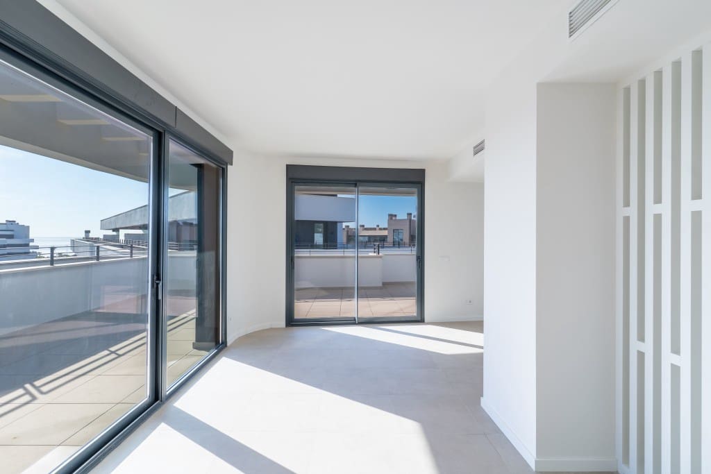 2 bedroom Penthouse for sale in Torremolinos with pool - € 925,000 (Ref: 9294948)