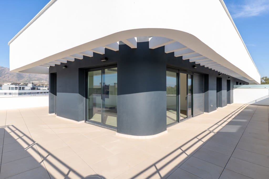 2 bedroom Penthouse for sale in Torremolinos with pool - € 925,000 (Ref: 9294948)