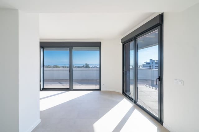 2 slaapkamer Penthouse te koop in Torremolinos met zwembad - € 925.000 (Ref: 9294948)