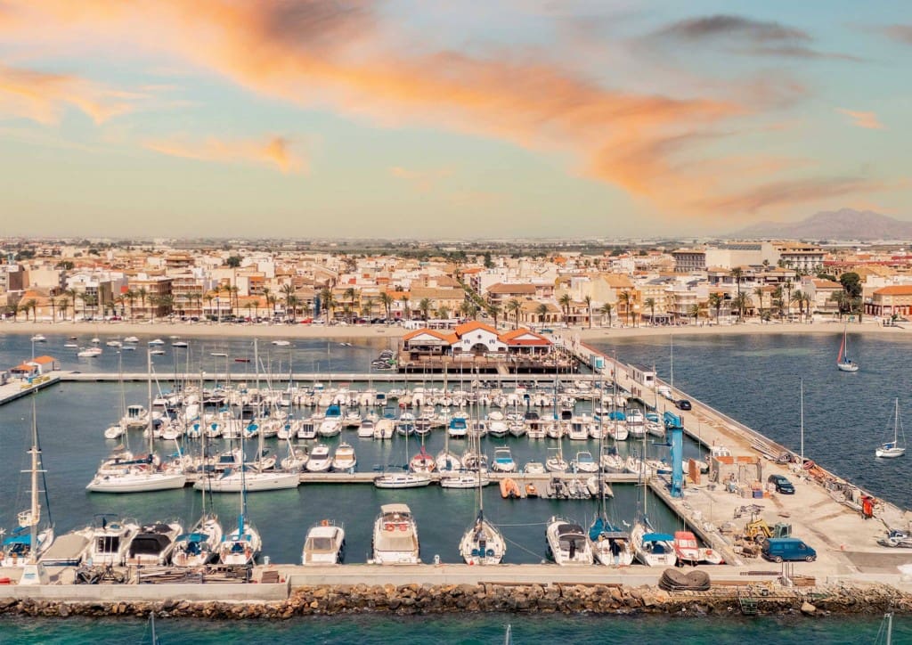 2 soverom Penthouse til salgs i Los Alcazares med svømmebasseng - € 349 000 (Ref: 9294951)