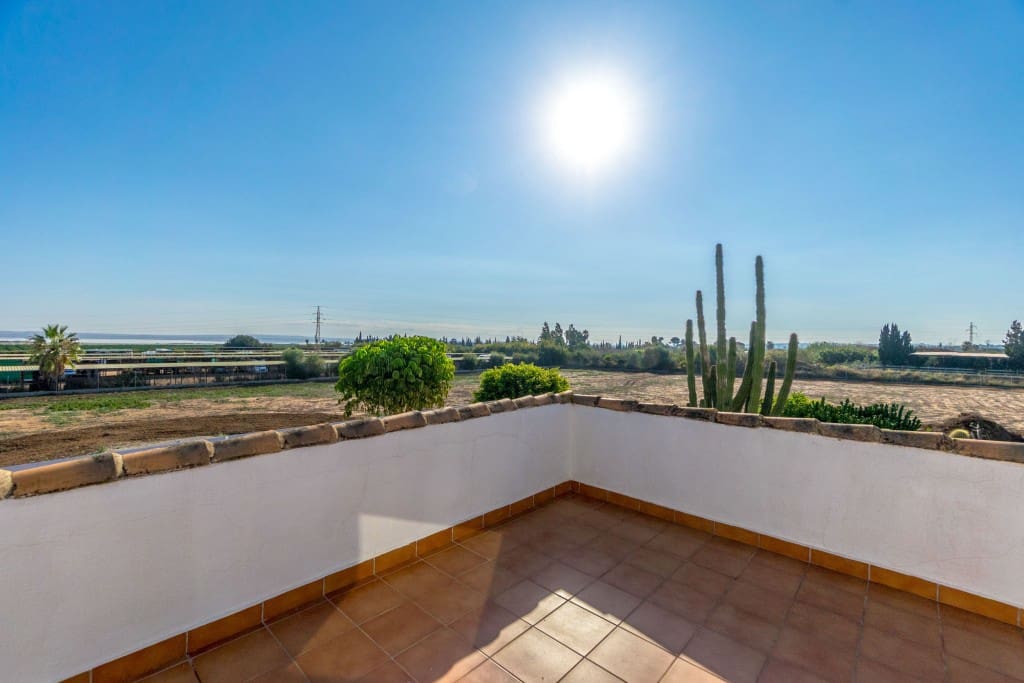 6 makuuhuone Omakotitalo myytävänä paikassa San Miguel de Salinas mukana uima-altaan 
autotalli - 899 000 € (Ref: 9296761)