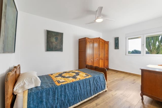 6 makuuhuone Omakotitalo myytävänä paikassa San Miguel de Salinas mukana uima-altaan 
autotalli - 899 000 € (Ref: 9296761)