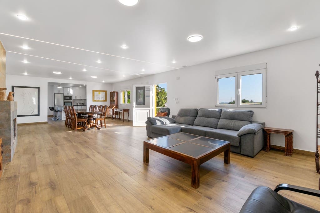 6 makuuhuone Omakotitalo myytävänä paikassa San Miguel de Salinas mukana uima-altaan 
autotalli - 899 000 € (Ref: 9296761)