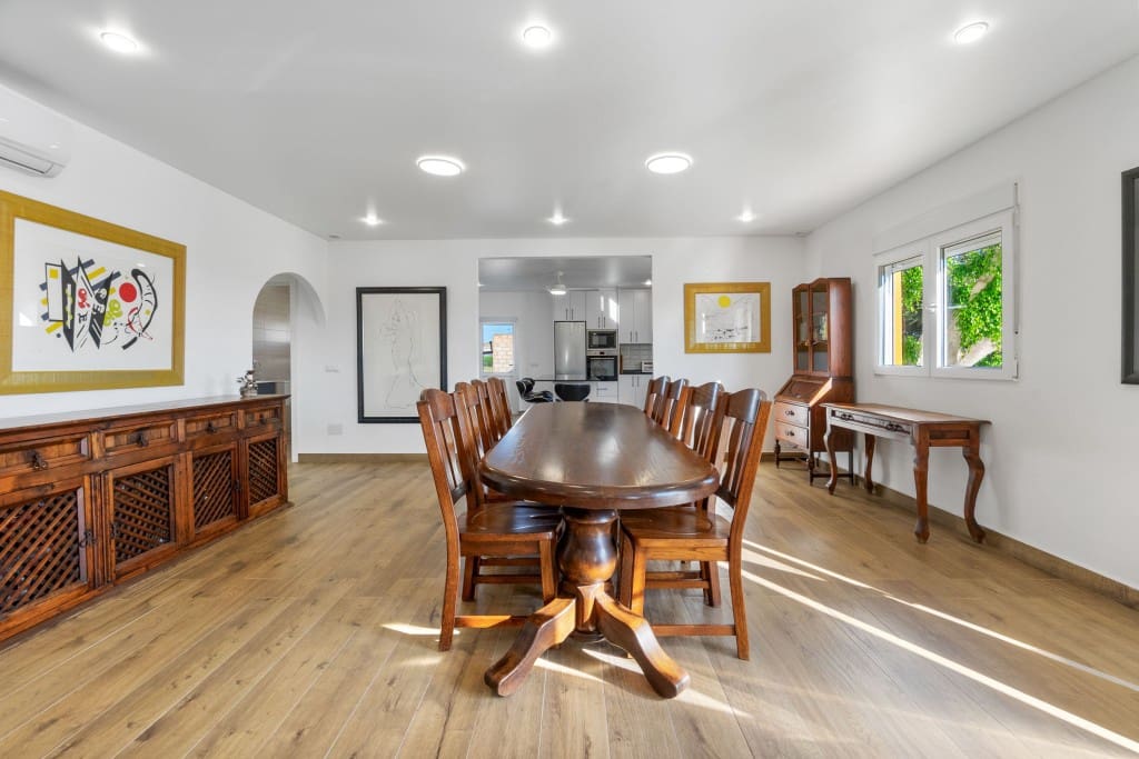 6 makuuhuone Omakotitalo myytävänä paikassa San Miguel de Salinas mukana uima-altaan 
autotalli - 899 000 € (Ref: 9296761)