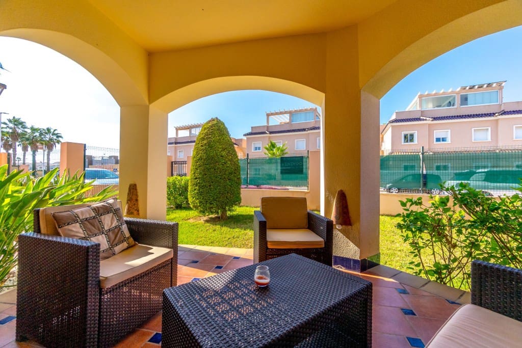 2 makuuhuone Huoneisto myytävänä paikassa Punta Prima mukana uima-altaan 
autotalli - 189 000 € (Ref: 9296762)