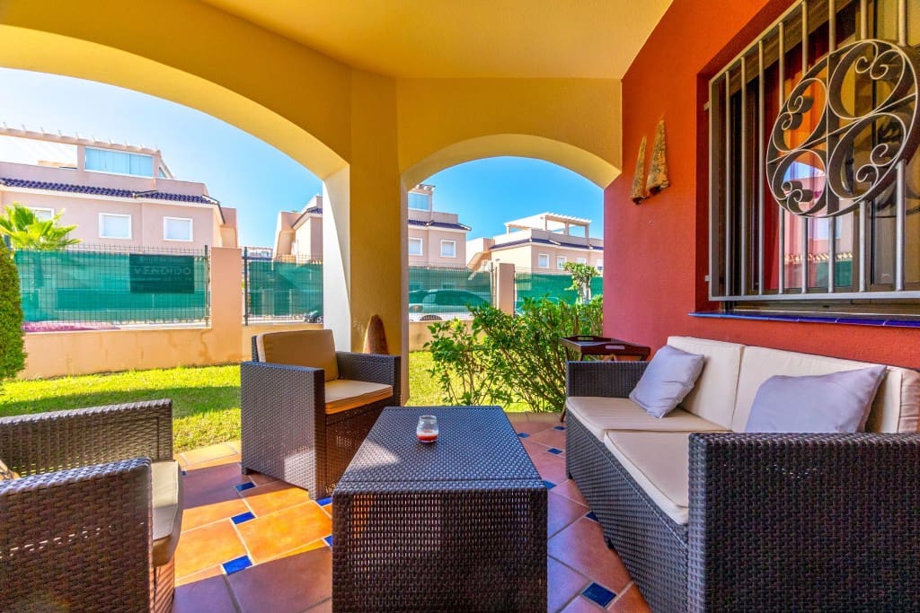 2 makuuhuone Huoneisto myytävänä paikassa Punta Prima mukana uima-altaan 
autotalli - 189 000 € (Ref: 9296762)