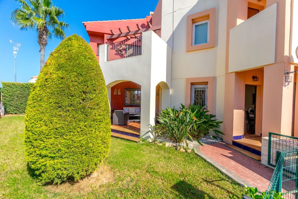 2 makuuhuone Huoneisto myytävänä paikassa Punta Prima mukana uima-altaan 
autotalli - 189 000 € (Ref: 9296762)