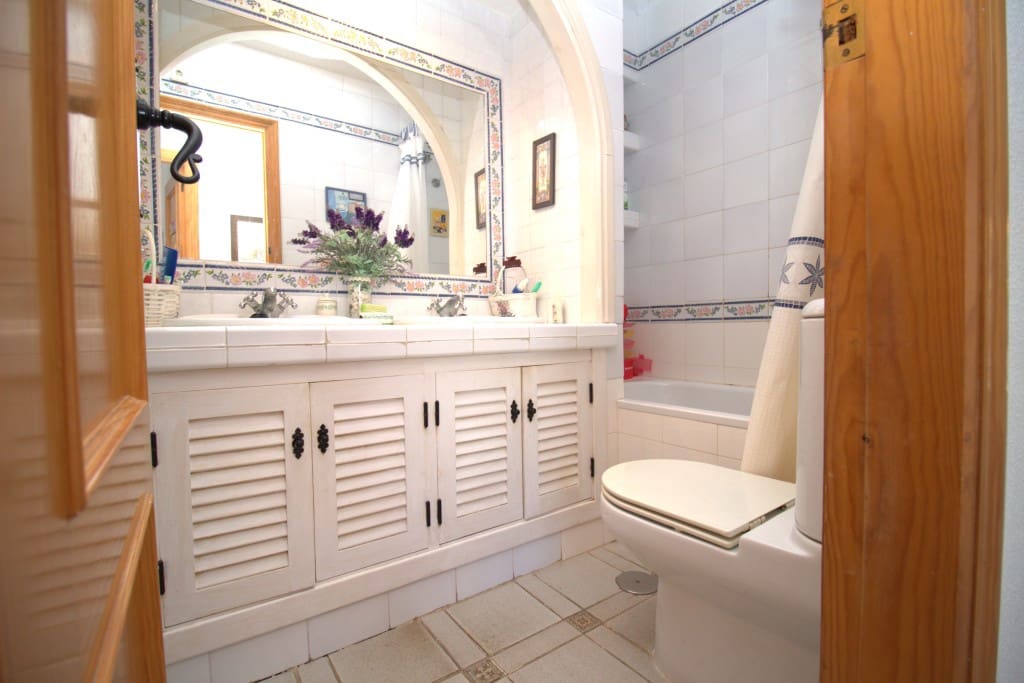 3 sypialnia Apartament na sprzedaż w Villamartin z basenem garażem - 210 000 € (Ref: 9310690)