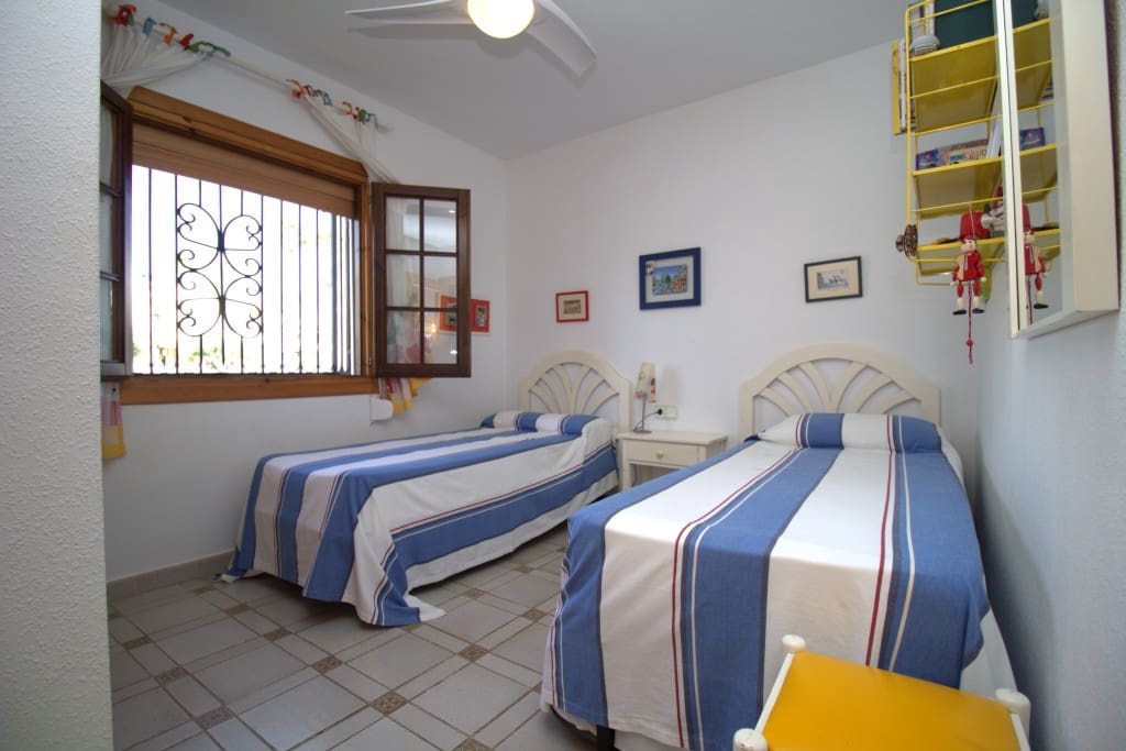 3 sypialnia Apartament na sprzedaż w Villamartin z basenem garażem - 210 000 € (Ref: 9310690)