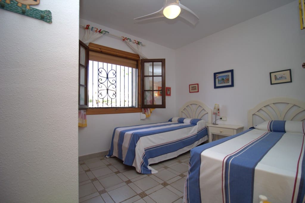 3 sypialnia Apartament na sprzedaż w Villamartin z basenem garażem - 210 000 € (Ref: 9310690)