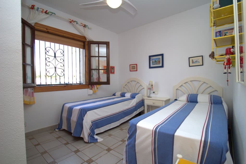 3 sypialnia Apartament na sprzedaż w Villamartin z basenem garażem - 210 000 € (Ref: 9310690)