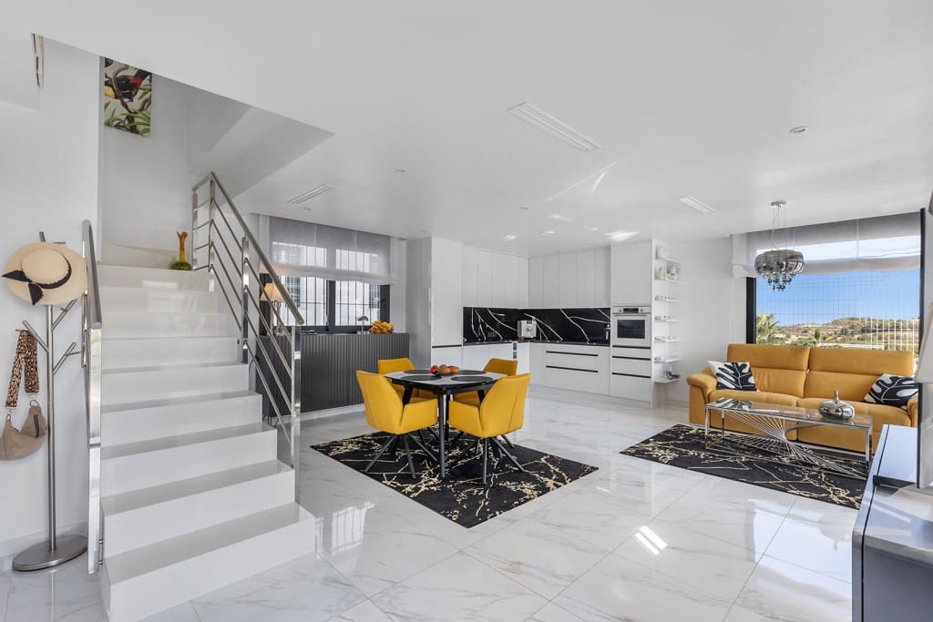 3 Zimmer Villa zu verkaufen in San Miguel de Salinas mit Pool Garage - 529.900 € (Ref: 9310691)