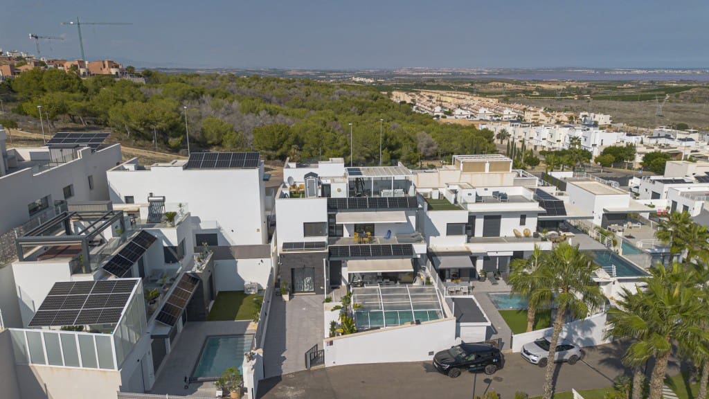 3 Zimmer Villa zu verkaufen in San Miguel de Salinas mit Pool Garage - 529.900 € (Ref: 9310691)