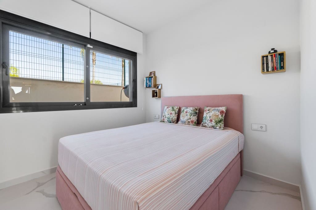 2 sovrum Lägenhet till salu i San Miguel de Salinas med pool garage - 350 000 € (Ref: 9312571)