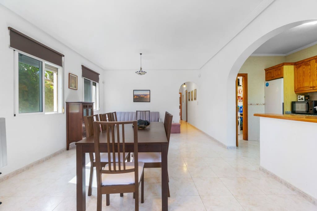 3 slaapkamer Villa te koop in Los Altos met zwembad garage - € 365.000 (Ref: 9326176)