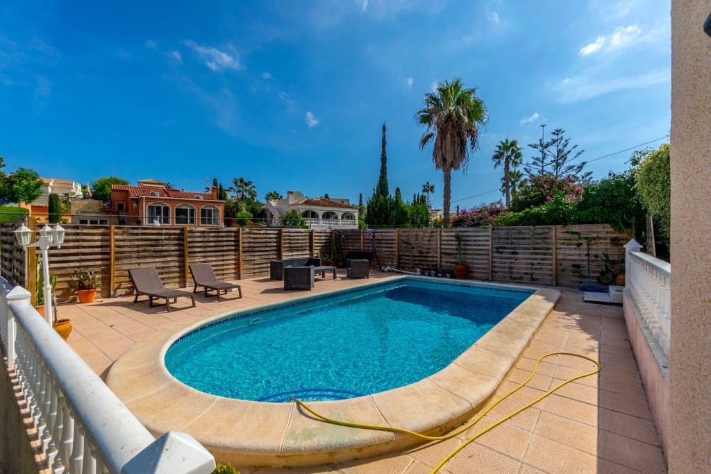 3 slaapkamer Villa te koop in Los Altos met zwembad garage - € 365.000 (Ref: 9326176)