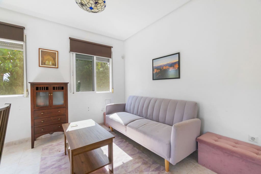 3 slaapkamer Villa te koop in Los Altos met zwembad garage - € 365.000 (Ref: 9326176)