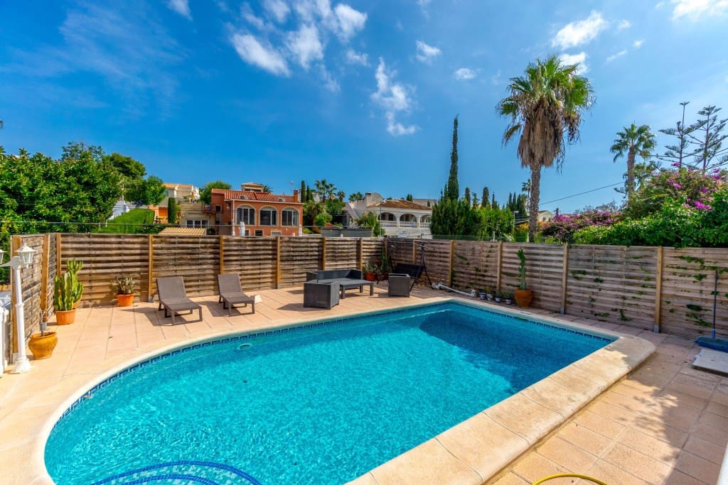 3 slaapkamer Villa te koop in Los Altos met zwembad garage - € 365.000 (Ref: 9326176)