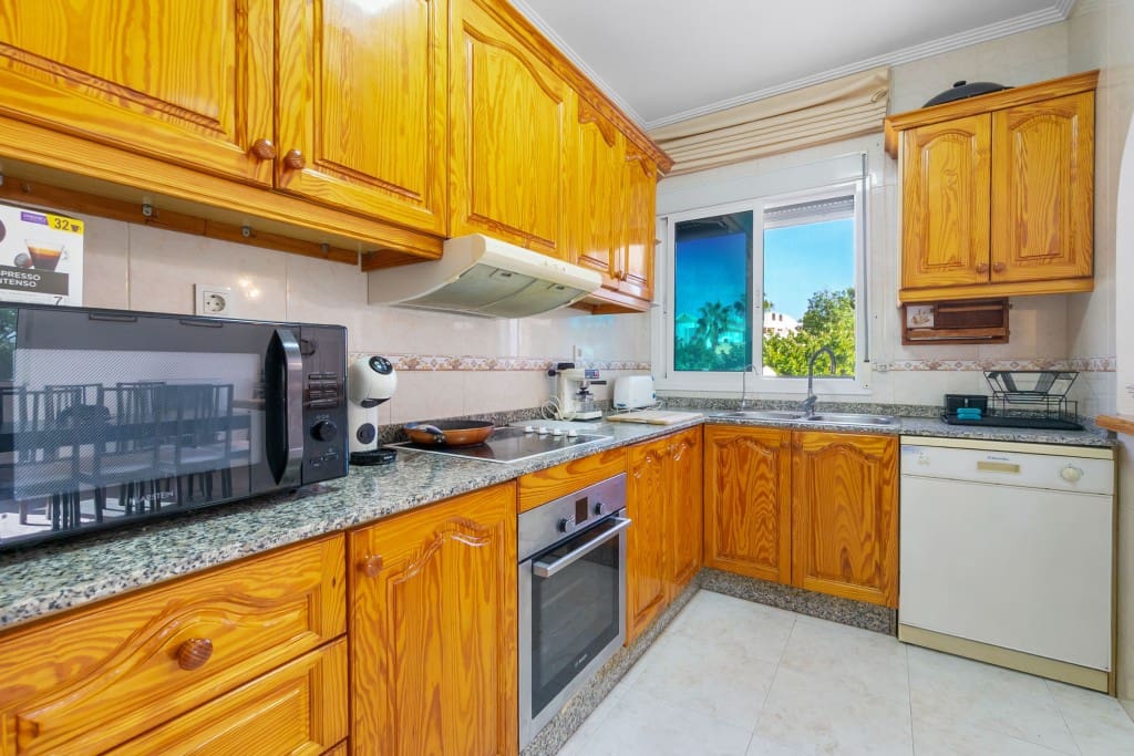 3 slaapkamer Villa te koop in Los Altos met zwembad garage - € 365.000 (Ref: 9326176)