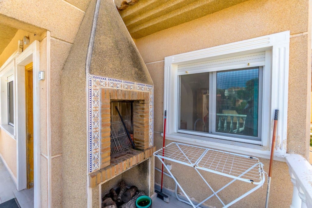 3 slaapkamer Villa te koop in Los Altos met zwembad garage - € 365.000 (Ref: 9326176)