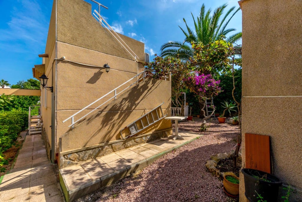 3 slaapkamer Villa te koop in Los Altos met zwembad garage - € 365.000 (Ref: 9326176)