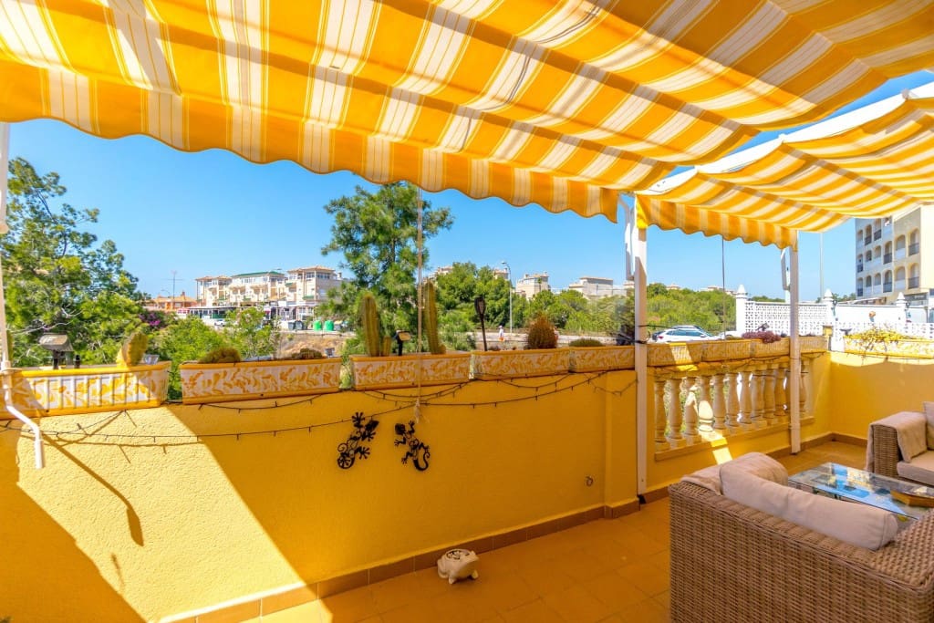 3 Zimmer Villa zu verkaufen in Playa Flamenca mit Pool Garage - 372.000 € (Ref: 9330330)