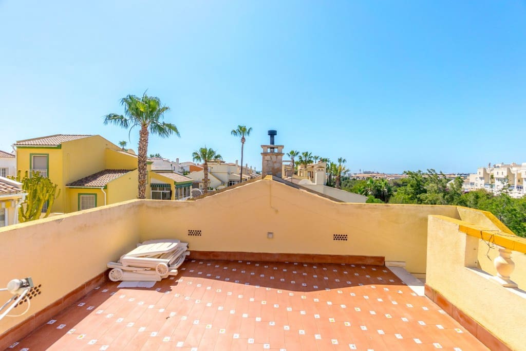 3 Zimmer Villa zu verkaufen in Playa Flamenca mit Pool Garage - 372.000 € (Ref: 9330330)