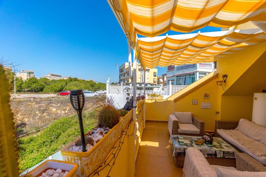 3 Zimmer Villa zu verkaufen in Playa Flamenca mit Pool Garage - 372.000 € (Ref: 9330330)