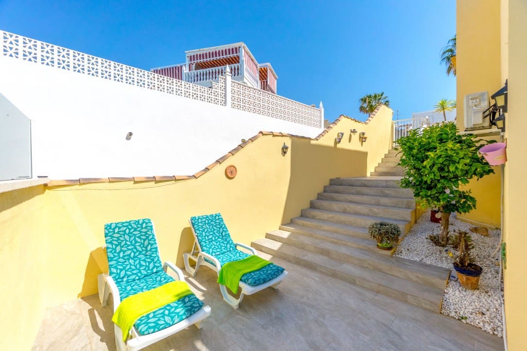 3 Zimmer Villa zu verkaufen in Playa Flamenca mit Pool Garage - 372.000 € (Ref: 9330330)