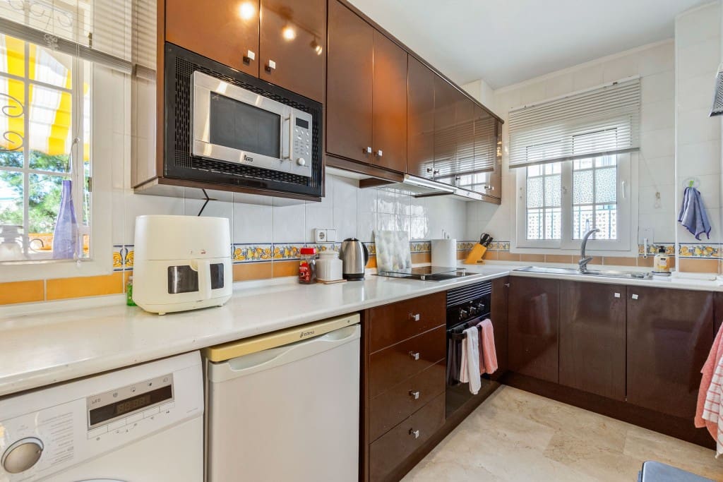 3 Zimmer Villa zu verkaufen in Playa Flamenca mit Pool Garage - 372.000 € (Ref: 9330330)