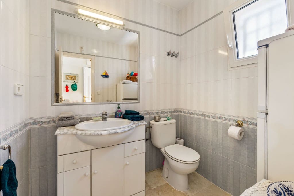 3 Zimmer Villa zu verkaufen in Playa Flamenca mit Pool Garage - 372.000 € (Ref: 9330330)