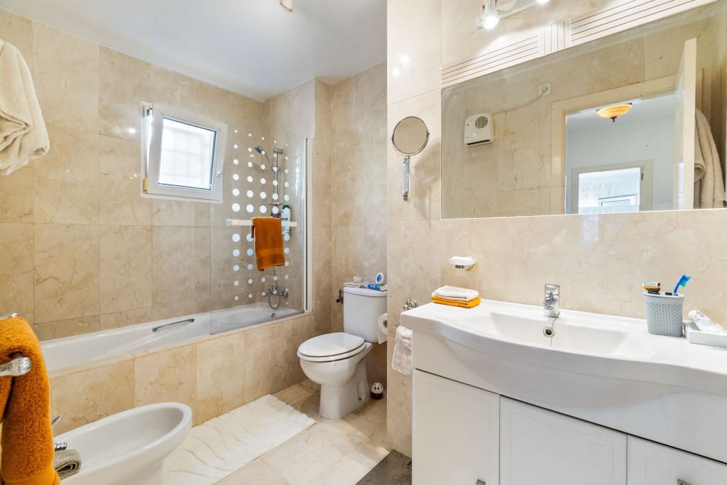 3 Zimmer Villa zu verkaufen in Playa Flamenca mit Pool Garage - 372.000 € (Ref: 9330330)