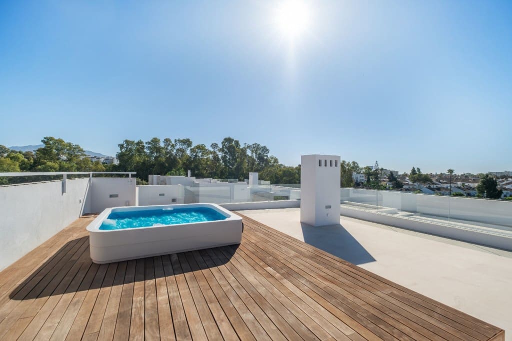 6 chambre Villa/Maison à vendre à El Paraiso avec piscine garage - 2 950 000 € (Ref: 9330334)