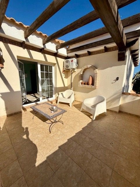 5 sovrum Villa till salu i La Zenia med pool garage - 750 000 € (Ref: 9330350)