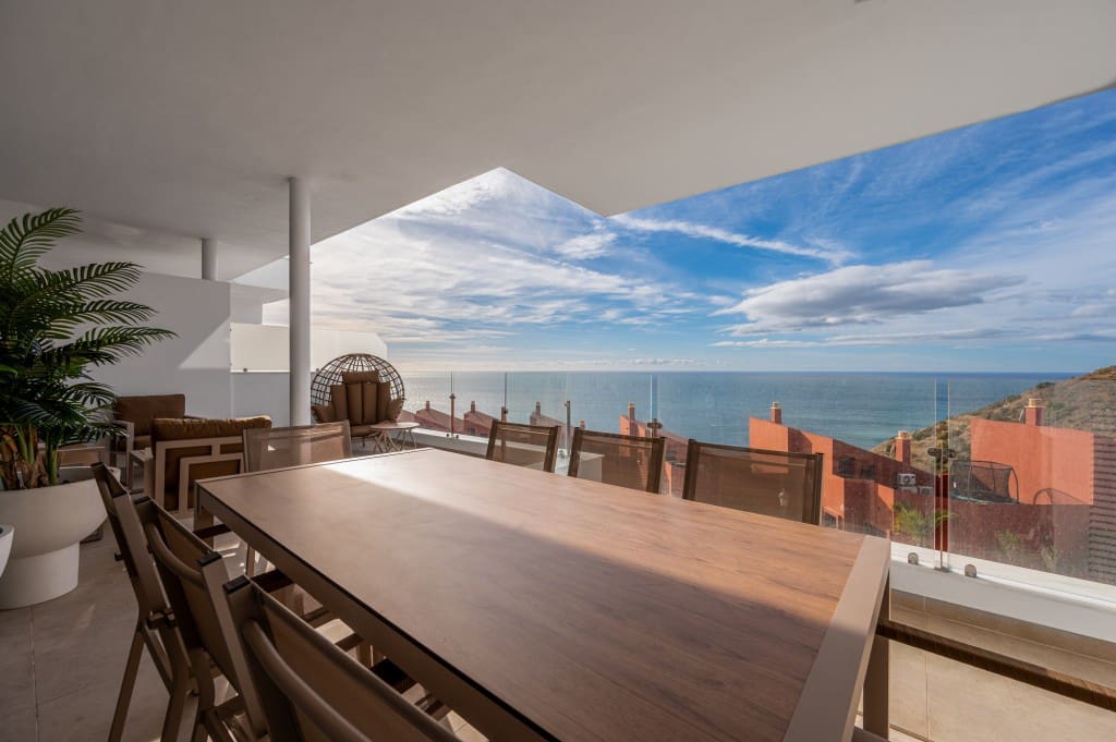 Apartamento de 2 habitaciones en Nerja en venta con piscina - 498.900 € (Ref: 9337736)