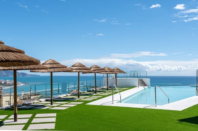 2 makuuhuone Huoneisto myytävänä paikassa Nerja mukana uima-altaan - 738 900 € (Ref: 9337740)