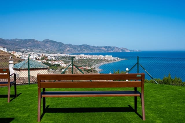 2 makuuhuone Huoneisto myytävänä paikassa Nerja mukana uima-altaan - 738 900 € (Ref: 9337740)