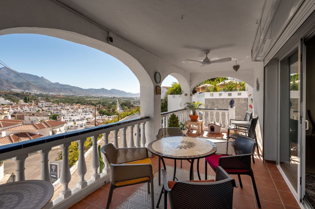 3 slaapkamer Villa te koop in Nerja met zwembad garage - € 649.000 (Ref: 9340968)