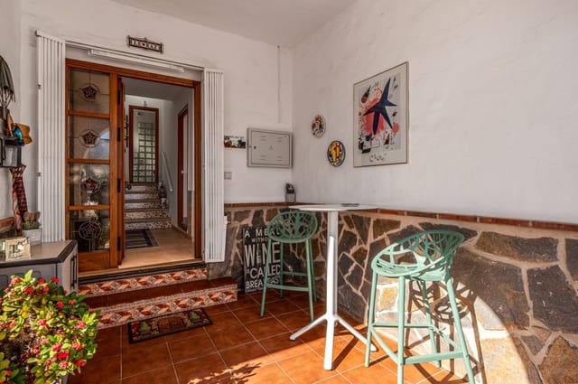 3 slaapkamer Villa te koop in Nerja met zwembad garage - € 649.000 (Ref: 9340968)