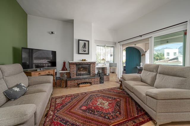 3 slaapkamer Villa te koop in Nerja met zwembad garage - € 649.000 (Ref: 9340968)