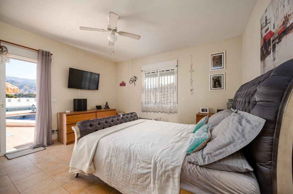 3 slaapkamer Villa te koop in Nerja met zwembad garage - € 649.000 (Ref: 9340968)