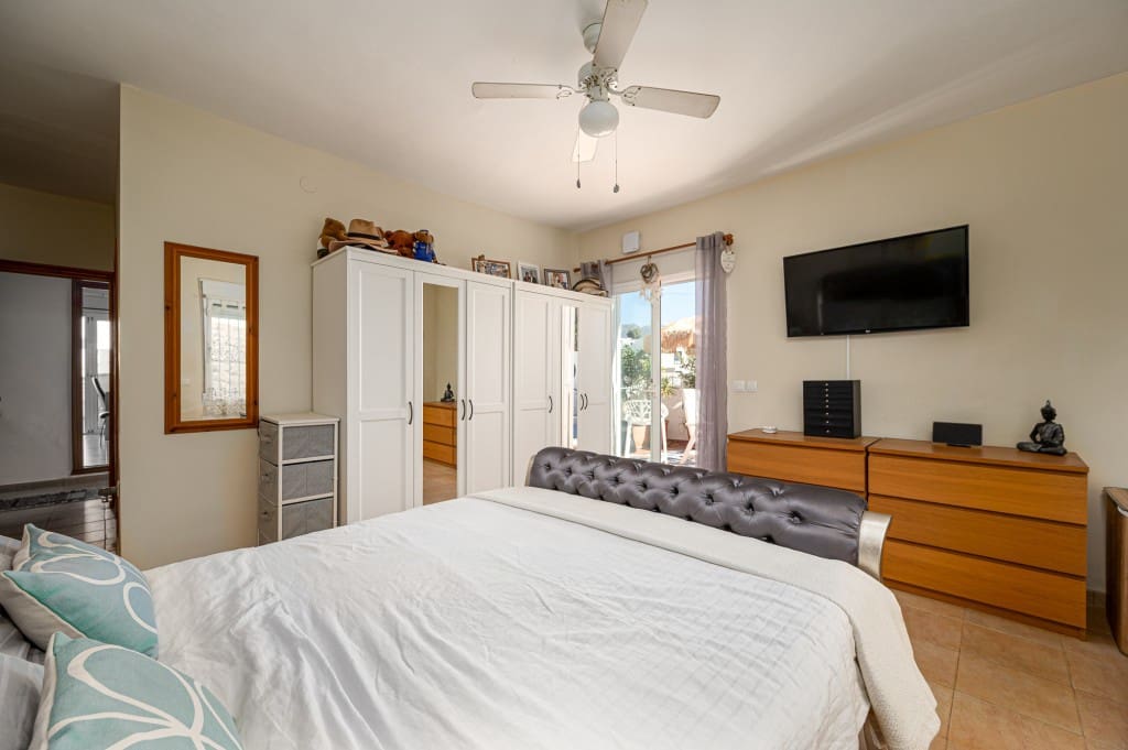 3 slaapkamer Villa te koop in Nerja met zwembad garage - € 649.000 (Ref: 9340968)