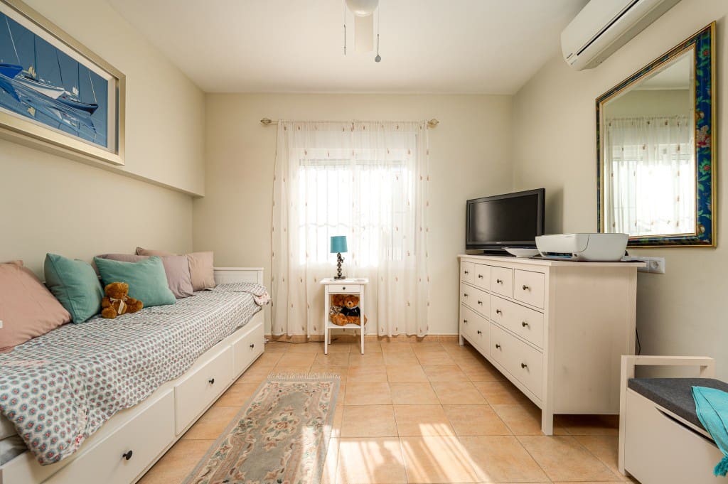 3 slaapkamer Villa te koop in Nerja met zwembad garage - € 649.000 (Ref: 9340968)