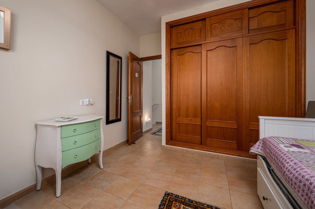 3 slaapkamer Villa te koop in Nerja met zwembad garage - € 649.000 (Ref: 9340968)