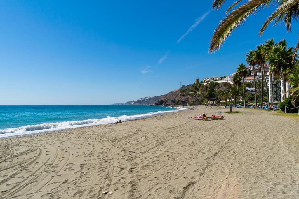 3 slaapkamer Villa te koop in Nerja met zwembad garage - € 649.000 (Ref: 9340968)