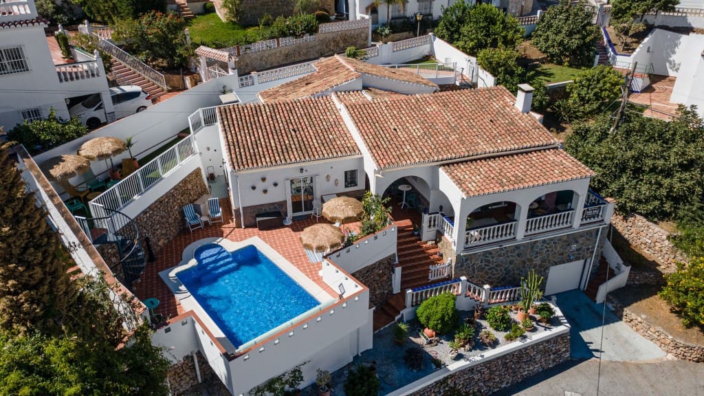 3 slaapkamer Villa te koop in Nerja met zwembad garage - € 649.000 (Ref: 9340968)