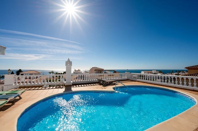 2 sovrum Lägenhet till salu i Nerja med pool - 360 000 € (Ref: 9340969)