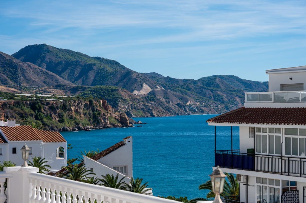 2 sovrum Lägenhet till salu i Nerja med pool - 360 000 € (Ref: 9340969)