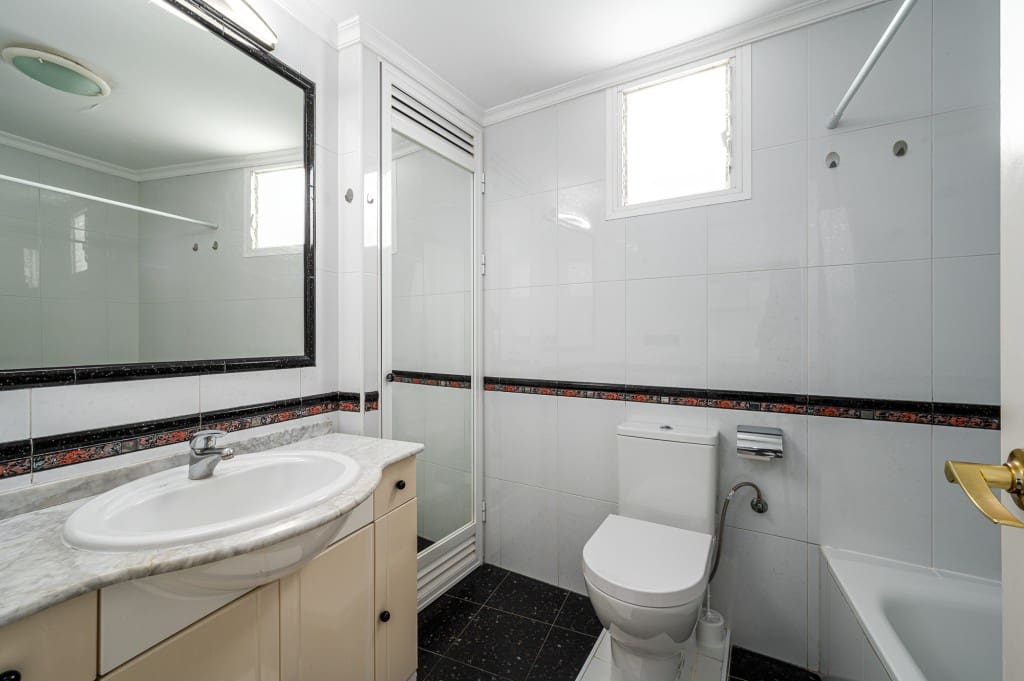 2 sovrum Lägenhet till salu i Nerja med pool - 360 000 € (Ref: 9340969)