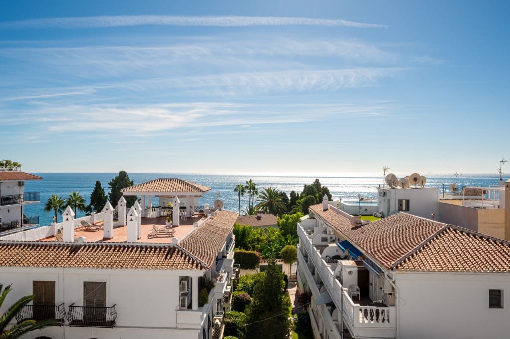 2 sovrum Lägenhet till salu i Nerja med pool - 360 000 € (Ref: 9340969)